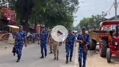 मड़ियाहू: मड़ियाहूं पुलिस टीम ने RAF के साथ किया फ्लैग मार्च