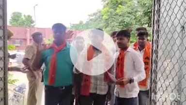 धौलपुर: एबीवीपी कार्यकर्ताओं ने नगर परिषद आयुक्त को ज्ञापन सौंपा