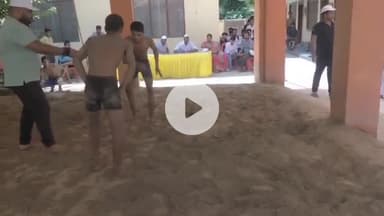 पडरौना: पड़रौना गोस्वामी तुलसी विद्यालय के तत्वाधान में हुई जिलास्तरीय कुश्ती प्रतियोगिता, विजेताओं को किया गया सम्मानित