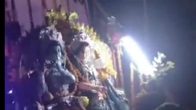 सुल्तानपुर: सुलतानपुर जिले के सहाबागंज में छह दिवसीय जन्माष्टमी पूजन कार्यक्रम का समापन शोभायात्रा के साथ हुआ, मूर्ति विसर्जन