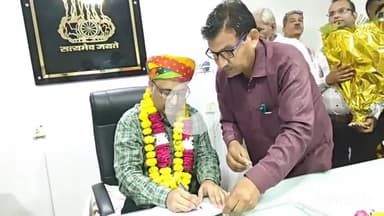 भीलवाड़ा: डॉ. संजीव शर्मा ने सीएमएचओ का अतिरिक्त पदभार किया ग्रहण, बधाई देने वालों का लगा तांता