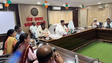 नवाबगंज: कलेक्ट्रेट स्थित लोकसभागार में डीएम की अध्यक्षता में हुई समीक्षा बैठक, आलू निकासी के संबंध में दिए गए निर्देश