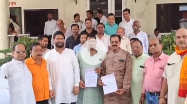 झांसी: मेला जलविहार समिति ने आगामी गणेश उत्सव और अन्य धार्मिक पर्वों के मद्देनज़र कलेक्ट्रेट कार्यालय में डीएम को दिया ज्ञापन