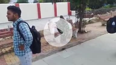 झांसी: झांसी मंडल के निवाड़ी रेलवे स्टेशन पर चला विशेष टिकट चेकिंग अभियान, रेलवे को हुआ ₹35,600 का राजस्व प्राप्त