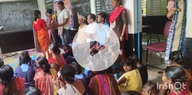 दंतेवाड़ा: दुगेली ग्राम के मड़कापारा में हुआ सुपोषण चौपाल का आयोजन, किशोरी बालिकाओं को दी गई स्वास्थ्य और पोषण संबंधित जानकारी