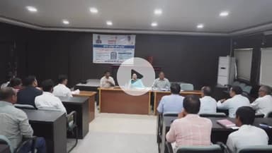 सिंगरौली: नगर निगम आयुक्त ने राजस्व वसूली की प्रगति की समीक्षा की, वार्ड प्रभारियों को लक्ष्य के अनुसार वसूली करने का निर्देश दिया