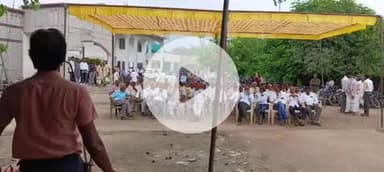 लंभुआ: लंभुआ में अधिवक्ताओं का अनिश्चितकालीन धरना सातवें दिन जारी, एसडीएम के तबादले के बाद ही धरना समाप्त करने का निर्णय