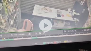 पडरौना: शिवपुर बाजार में सीमेंट-सरिया की दुकान में चोरी, चोरों ने आठ टुल्लू पंप और नगद उड़ा लिए, CCTV में कैद हुई चोरी की वारदात