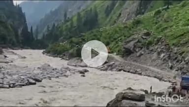 भटवाड़ी: बीआरओ ने सोनगाड के पास भागीरथी नदी में राफ्ट से आर-आर कराए जाने वाले स्थान को गंगोत्री हाईवे के लिए तैयार कर दिया