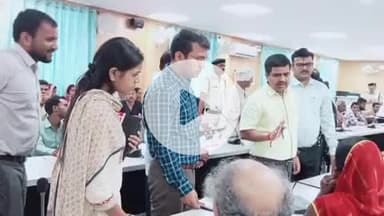 सुपौल: सुपौल समाहरणालय के लहटन चौधरी सभागार में जिला जनता दरबार आयोजित, 61 नए आवेदन प्राप्त