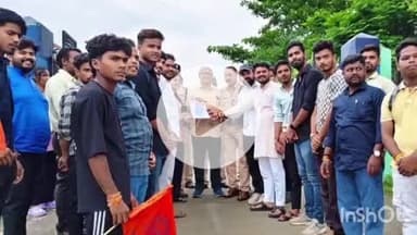 पुष्पराजगढ़: इंदिरा गांधी विश्वविद्यालय के छात्रों ने राष्ट्रपति के नाम अपर कलेक्टर को ज्ञापन सौंपा