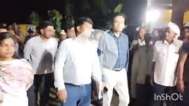 बहराइच: कल्पीपारा स्थित ग्रामीण सहकारी समिति का आयुक्त ने किया औचक निरीक्षण, कृषकों को अपने सामने बटवाई उर्वरक