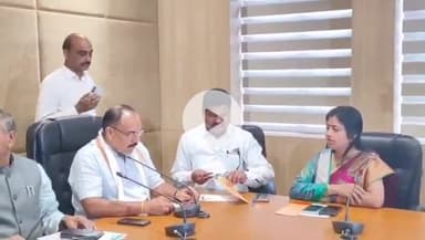 ओरमांझी: स्टेट गेस्ट हाउस में कांग्रेस विधायक दल की बैठक, झारखंड विधानसभा में SIR का मुद्दा उठेगा