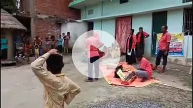 कटेया: रामदास बगहि पंचायत में आपदा से बचाव के लिए नुक्कड़ नाटक से लोगों को किया गया जागरूक