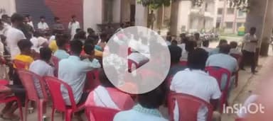 मांझा: मांझा थाना परिसर में महावीर अखाड़ा को लेकर शांति समिति की बैठक हुई, सिधवलिया SDPO भी मौजूद रहे