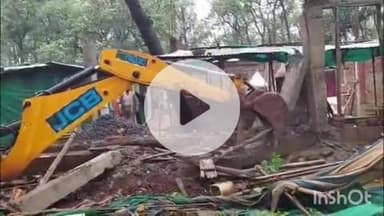 पुष्पराजगढ़: अमरकंटक में शासकीय भूमि पर किए गए अतिक्रमण के खिलाफ नगर पालिका ने की बुलडोजर कार्रवाई