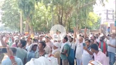 परिहार: परिहार प्रखंड के सैकड़ों डीलर पटना में आंदोलन में शामिल हुए