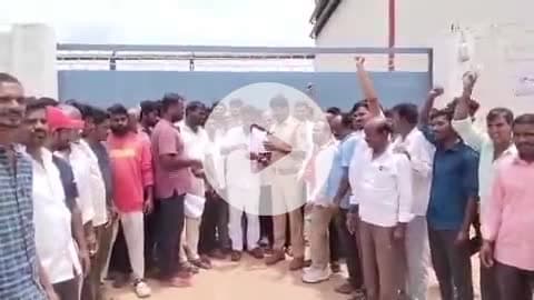 చేవెళ్ల: కుందన కంపెనీని మూసివేయాలని గ్రామస్తుల ఆందోళన