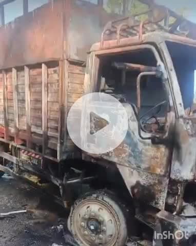 जानसठ: भोपा के मोरना मार्ग पर रबड़ से भरे कैंटर में संदिग्ध परिस्थिति के चलते भीषण आग, सब कुछ जलकर हुआ राख