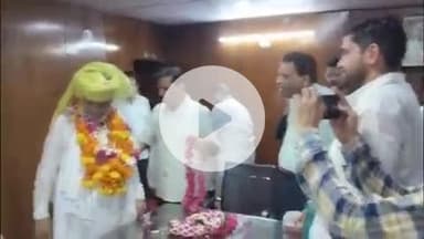 लाडपुरा: लाडपुरा पंचायत समिति के प्रधान पद पर न्यायालय के आदेश के बाद नईमुद्दीन गुड्डू ने संभाला कार्यभार