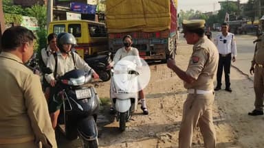 सहारनपुर: जनपद में यातायात पुलिस व परिवहन विभाग ने नाबालिग छात्रों के खिलाफ चलाया चेकिंग अभियान, 42 चालान और 4 वाहन किए गए सीज़