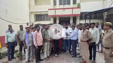 नवाबगंज: बाराबंकी शहर में ग्राम रोजगार सेवक वेलफेयर एसोसिएशन ने एग्री स्टॉक डिजिटल क्रॉप सर्वे को लेकर सौंपा ज्ञापन