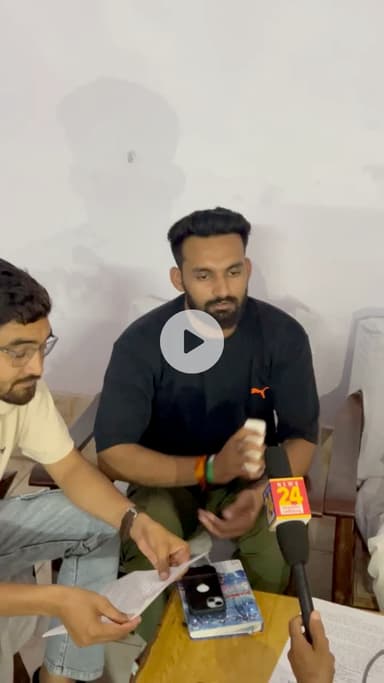 मैहर: मैं बागी रहूँगा उन महफिलों का ..
जहां शोहरत तलवे चटाने से मिलती हो - आपका अपना लल्ला 🙏✌️💪❤️ 📍मैहर 
#TEAMCHHOTUSHARMA #madhyapradesh