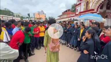 जगदलपुर: छत्तीसगढ़ रजत महोत्सव के तहत जनसंपर्क विभाग ने जगदलपुर में सेजेस के बच्चों को कराया हेरिटेज वॉक