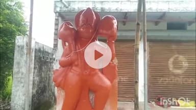 कर्वी: हनुमानधारा के पास स्थित बजरंगबली महाराज की भव्य प्रतिमा का पूरा महत्व जानिए