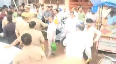 झांसी: बबीना में त्रिलोकी नाथ मंदिर के आगे अतिक्रमण पर प्रशासन का बुलडोजर चला, मंदिर का रास्ता अतिक्रमण मुक्त कराया गया