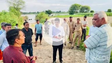 एत्मादपुर: घड़ी संपत में खेतों में भारत यमुना के पानी से फसलों को भारी नुकसान, विधायक ने किया निरीक्षण