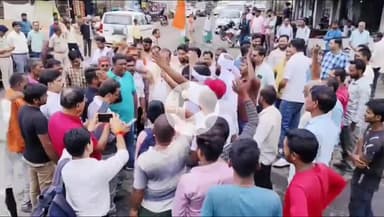 सिंगरौली: शहरी इलाके में भारी वाहनों के प्रवेश पर प्रतिबंध लगाने के लिए संयुक्त संघर्ष मंच ने ज्ञापन सौंपा, आंदोलन की चेतावनी