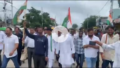 बुदनी: खाद यूरिया की कालाबाजारी पर किसान कांग्रेस प्रदेश अध्यक्ष ने शाहगंज में रैली निकालकर विधायक को ज्ञापन दिया, लगाए आरोप