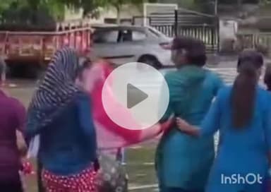 बारां: चैनपुरिया गांव टापू बना, दो बीमार व्यक्तियों का रेस्क्यू कर अस्पताल पहुंचाया गया