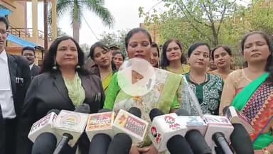 जगदलपुर: जिला न्यायालय में अधिवक्ताओं ने मनाया तीज त्यौहार, संघ की उपाध्यक्ष हेलेना मोजेश ने दी जानकारी