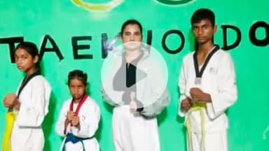 सुल्तानपुर: जिले में ताइक्वांडो प्रतियोगिता में अमीना अकादमी के तीन खिलाड़ियों ने शानदार प्रदर्शन करते हुए जीते गोल्ड