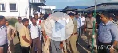 फारबिसगंज: फारबिसगंज में आयोजित महावीरी झंडा शोभायात्रा को लेकर निकाला गया फ्लैग मार्च