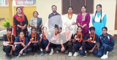सुल्तानपुर: मंडलीय वॉलीबॉल में सुलतानपुर की बेटियों ने अयोध्या हॉस्टल की टीम को हराकर जूनियर-सीनियर दोनों वर्गों में जीत हासिल की