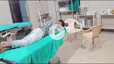 बांसवाड़ा: खमेरा घाटी में बाइक अनियंत्रित होकर गड्ढे में गिरी, दो युवकों को लगी चोट, एमजी अस्पताल में उपचार जारी