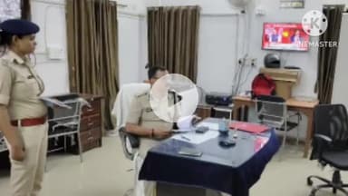 बगहा: एसपी ने किया बगहा कंट्रोल रूम का निरीक्षण