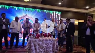 मथुरा: मथुरा के स्थानीय होटल में माइक्रोटेक डीलर सेमिनार में डीलरों को सोलर पैनल और एथलेटिक्स बैटरी के फायदे की जानकारी दी गई