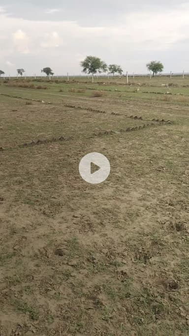 वक्त बता सकता है आपके पास*
        *कितनी दौलत है....*
*लेकिन दौलत नही बता सकती
*कि आपके पास कितना वक्त है
     *इसलिए मन अमीर रहिए
    *धन का क्या... आता और