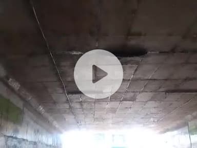 #mohan यादव यह गंज ग्राम का पुल है जो कि  ६ साल पहले  बना था और अभी ही इस पुल के नीचे से  पानी गिर ने लगा है