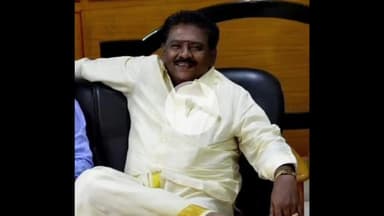 ராஜசிங்கமங்கலம்: கலக்குடி விலக்கு அருகே கட்டுப்பாட்டை இழ்ந்த கார் தறிகெட்டு ஓடி விபத்து- இருவருக்கு நேர்ந்த கொடூரம்