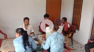 प्रधान विवेकानंद सरकार ने निशुल्क चिकित्सा शिविर में भारी संख्या में मरीजों की उमड़ी भीड़, दवाओं का हुआ वितरण

 हिंदी दै