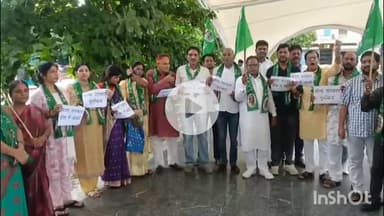 गढ़वा: संविधान में प्रस्तावित 130वें संशोधन के खिलाफ झामुमो ने रंका मोड़ पर किया जोरदार विरोध