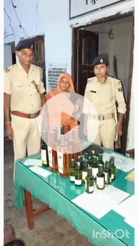 छौड़ाही: छौराही थाना क्षेत्र में नारायणपीपर, पताही और बड़ेपुरा गांव से विदेशी शराब के साथ एक महिला और वारंटी गिरफ्तार