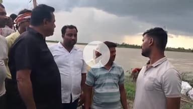 सुपौल: कोशी नदी ने लिया रौद्र रूप, लालगंज में कटाव तेज, स्थानीय प्रतिनिधियों व अधिकारियों ने किया निरीक्षण