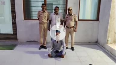 सरदारशहर: चेक बाउंस मामले में 12 साल से फरार आरोपी को जिला स्पेशल पुलिस ने रावतसर से किया गिरफ्तार