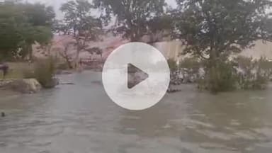 झांसी: बारिश के चलते सुकमा डुकमा बांध का जलस्तर बढ़ा, पुलिस ने लोगों को पानी में न जाने की दी हिदायत